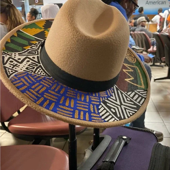 Custom Queen Fedora - Picture 3 of 9